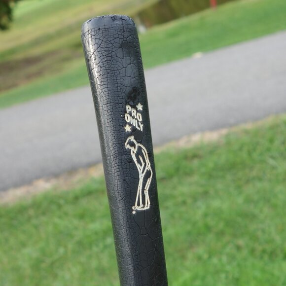 Vintage TNT 802 Right Handed Putter with Golf Pride Traction Action Grip - Picture 11 of 16